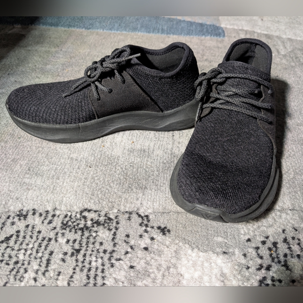 Vessi Everyday Knit Sneakers – All Black | Women’s 7 (W7)